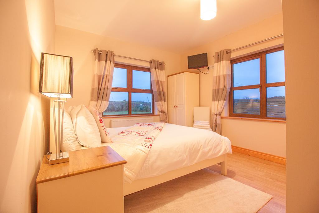 Bed and Breakfast Achill Water'S Edge Doogort Esterno foto